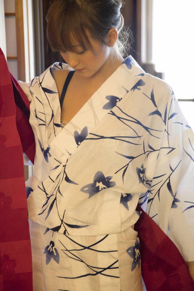 小松彩夏 Ayaka Komatsu(2)　[Wanibooks] 2011.07月号